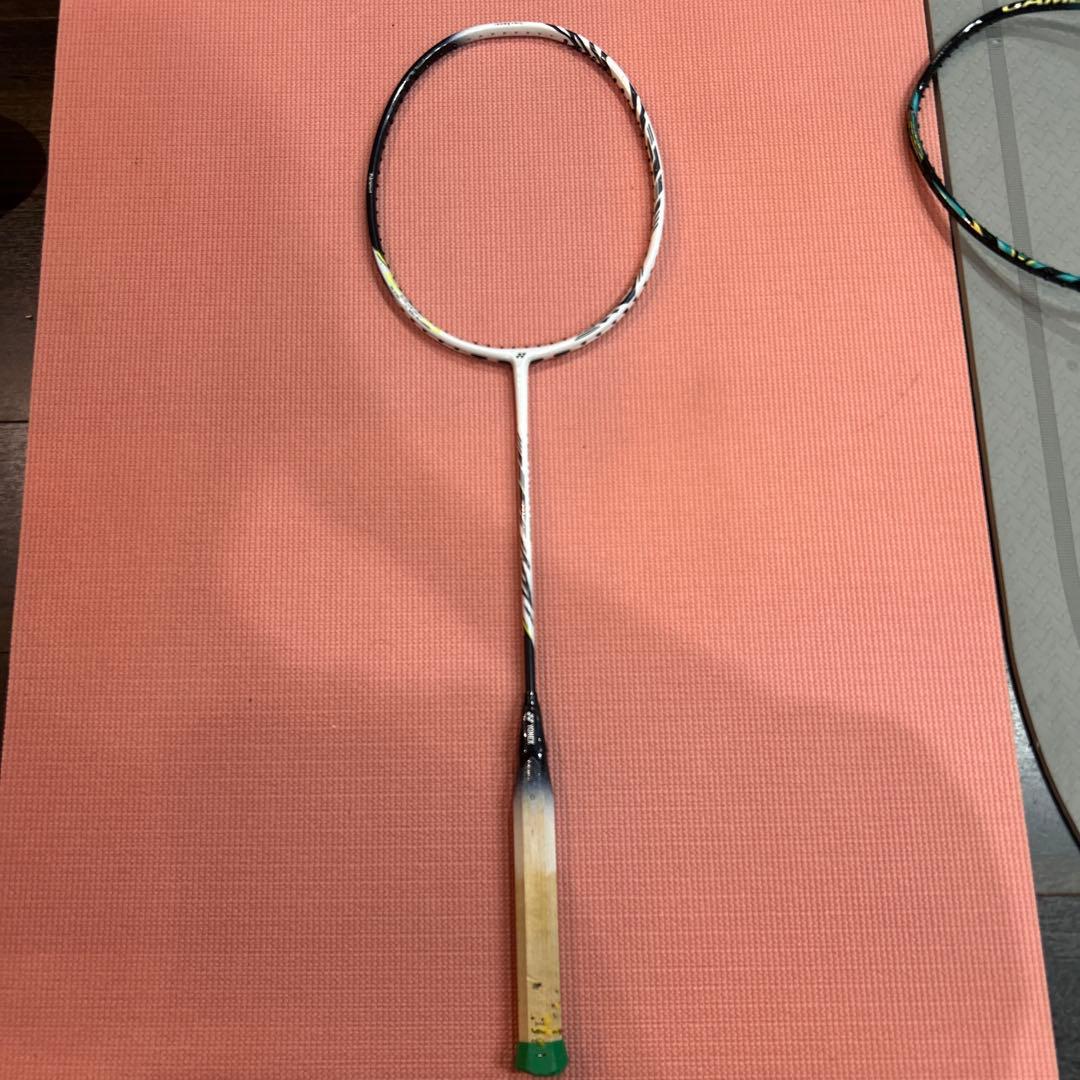ASTROX 99 PRO バドミントンラケットホワイト4UG5 Amazon.com : Yonex Astrox 99 Pro (White Tiger) (4UG5) Badminton