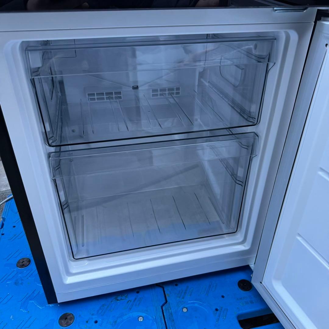 177⭐️2024年製美品☆ツインバード 冷蔵庫 ミラー ブラック 鏡