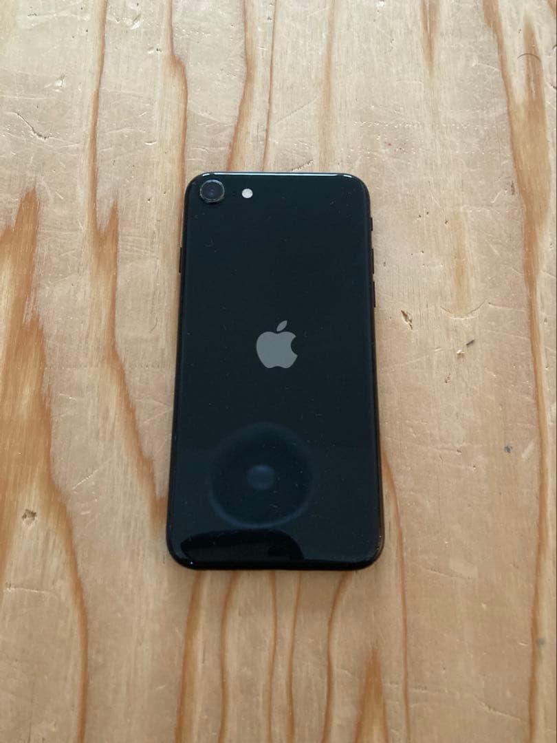 iPhonese2 128g ブラック 画面ひびあり ジャンク - メルカリ