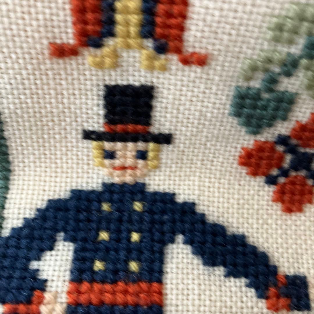 北欧ビンテージ 北欧刺繍 大型タペストリー - メルカリ