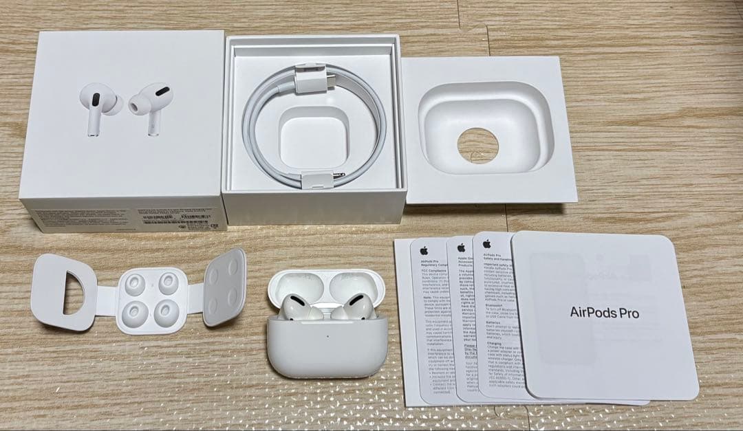 【最終値下げ】AirPods Pro 本体 充電ケーブル付　純正　第一世代 Amazon.co.jp: 【整備済み品】 Apple AirPods Pro Apple純正 MagSafe