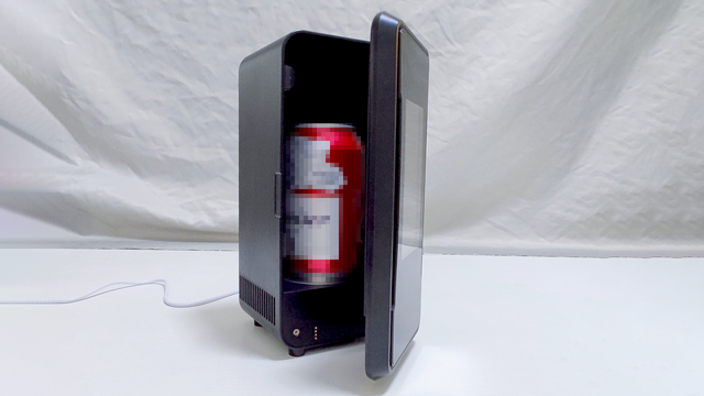 冷蔵・保温1台2役！カスタマイズ可能なスクリーン付きの超小型冷温庫