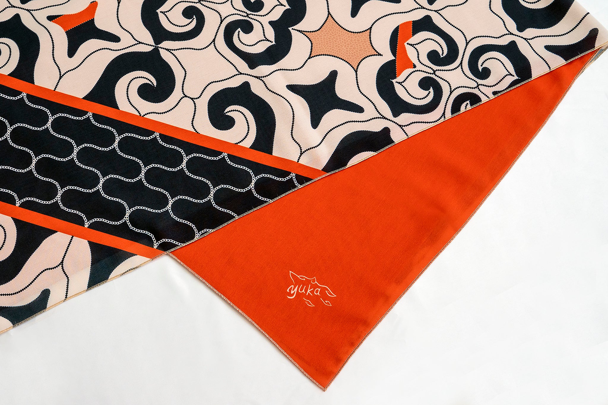 アイヌ文化を全国へ｜受け継がれる伝統の文様をもっと自由にカジュアル