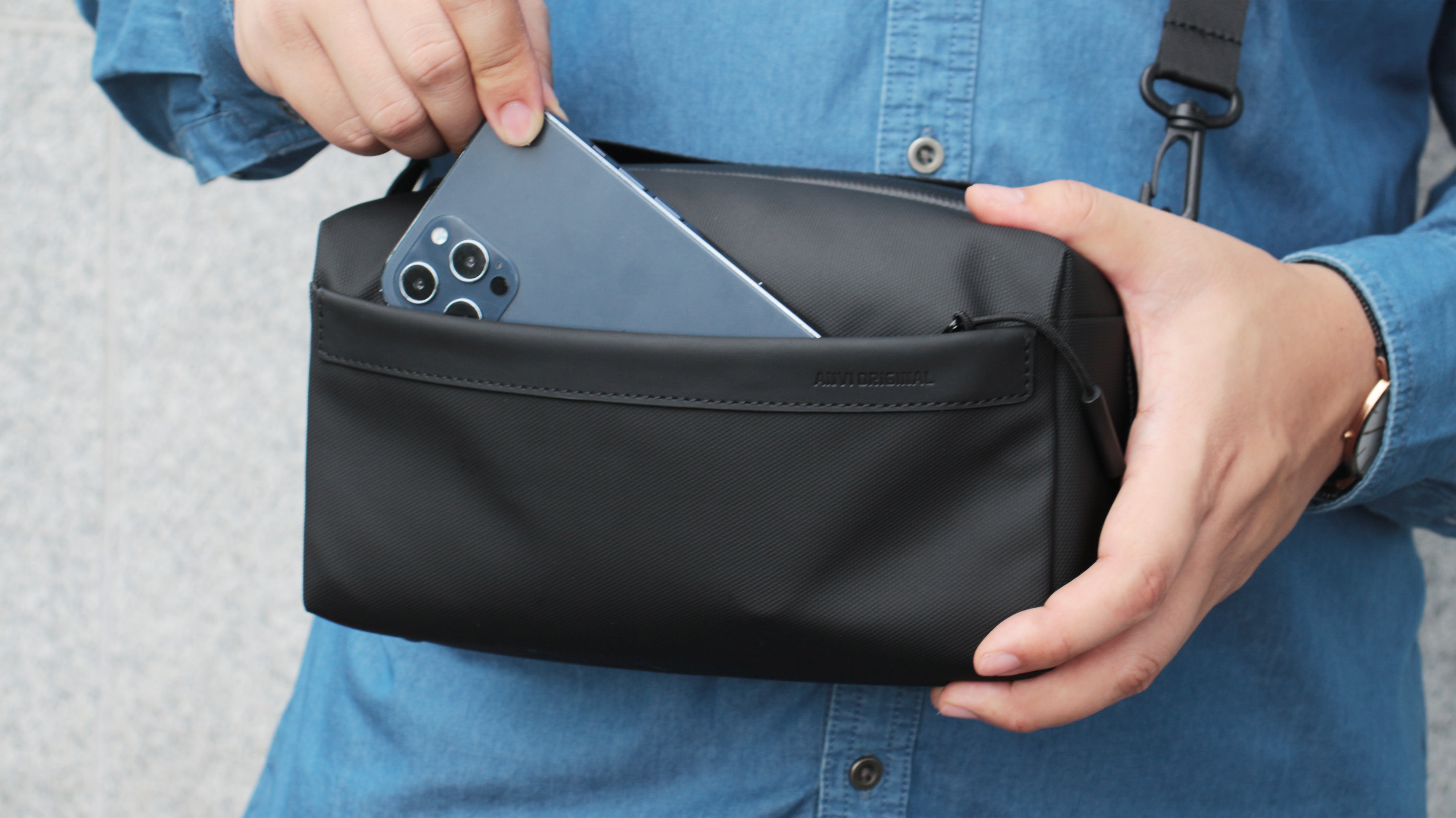 ヤバいテックポーチ！デスクオーガナイザー型コンパクトバッグAlexT1