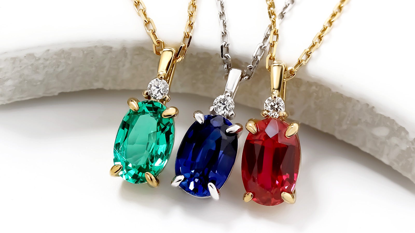 理想の輝きを宿す、最上級カラーを楽しむ憧れのルビー・サファイア