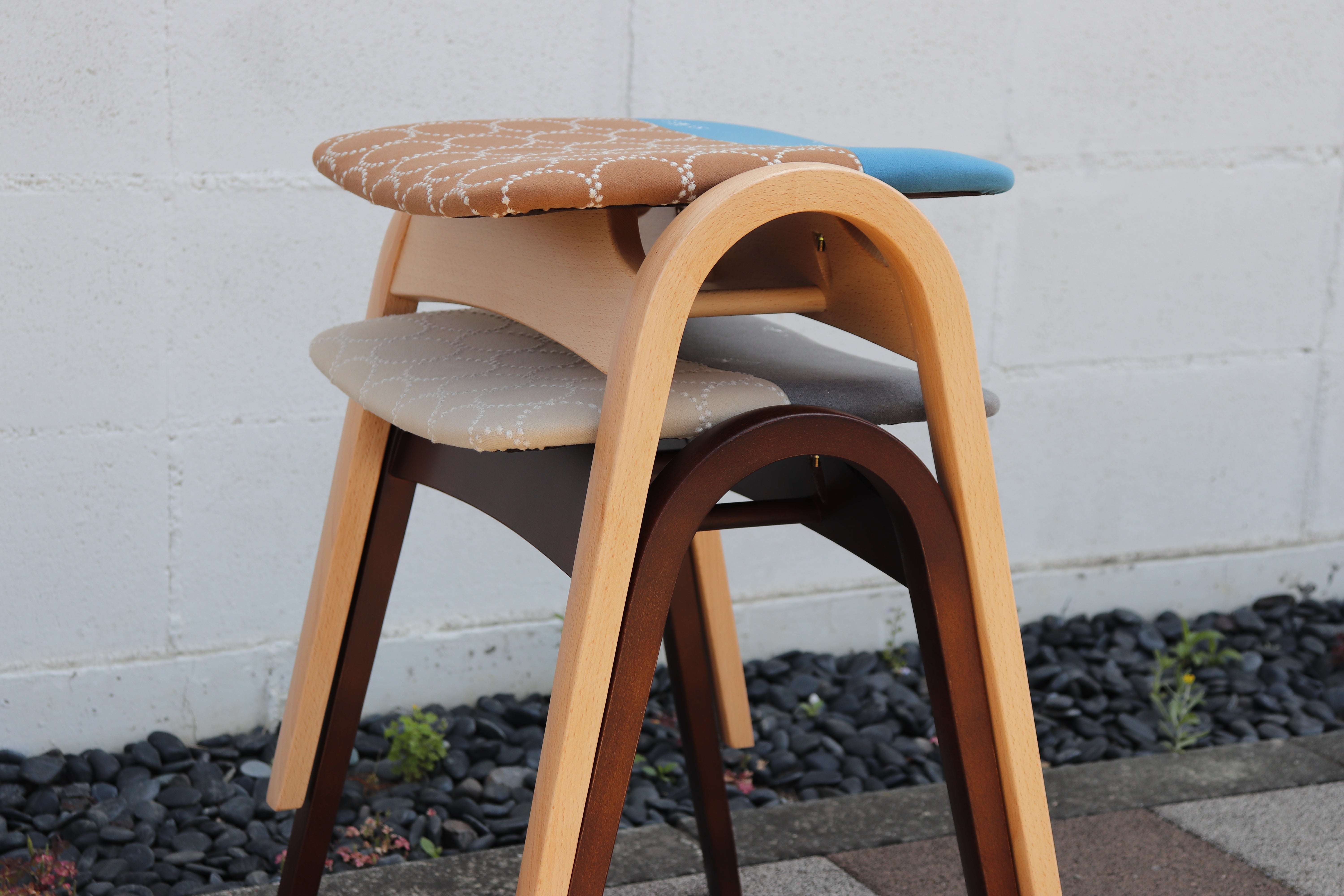 身体に馴染む、心地よさ。秋田木工×ミナ ペルホネンの生地を使った