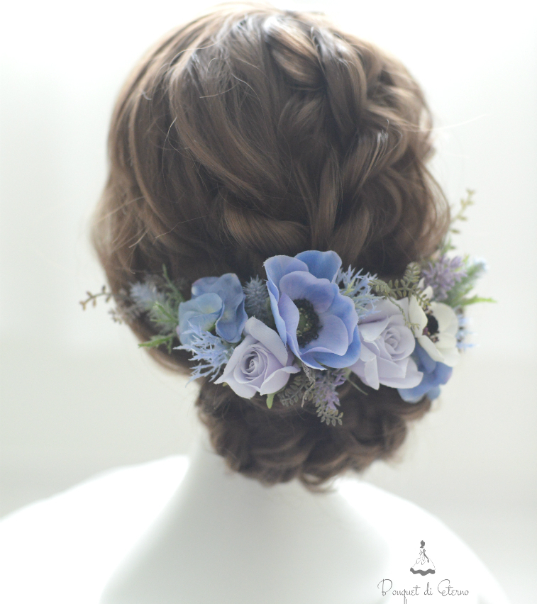 ブルーとホワイトのアネモネのクラッチブーケ ウェディングブーケ