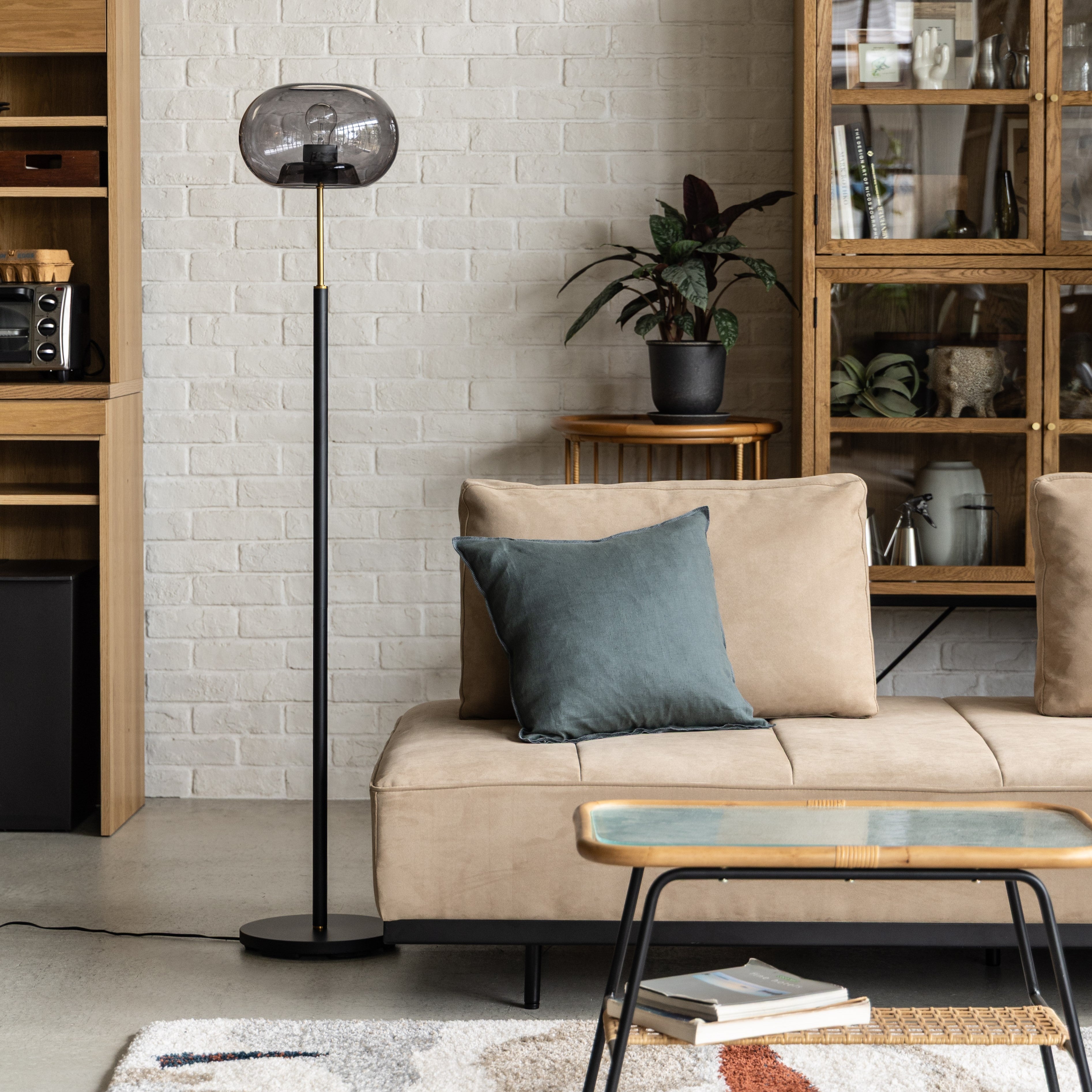 メランデル フロアランプ | 家具・インテリア通販サイト CRASH GATE