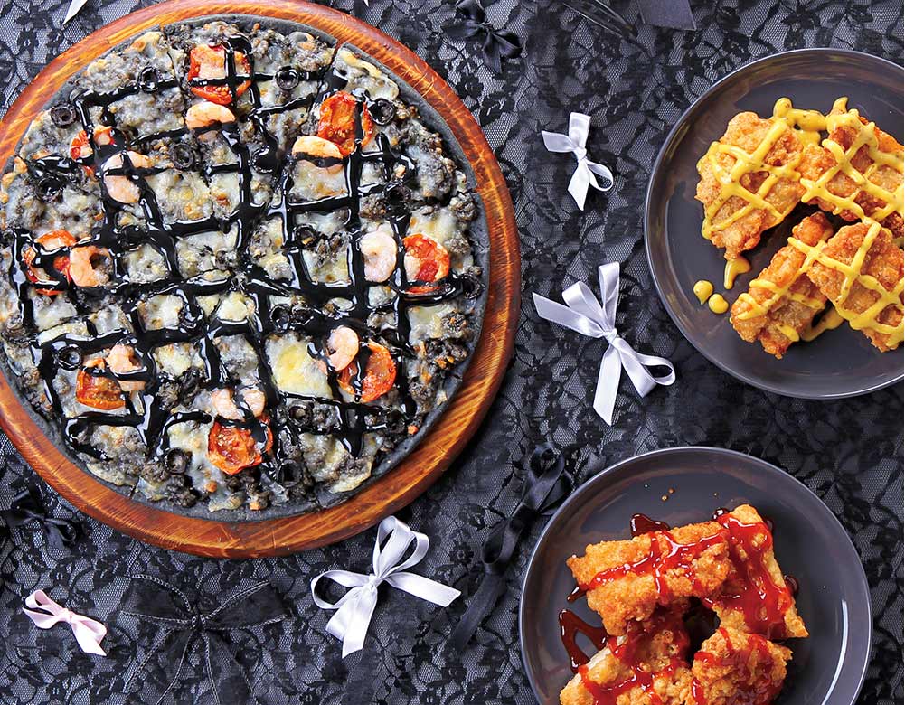 地雷系イカ墨Yummy堕ちピザ｜ピザハット