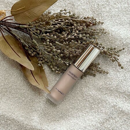 スキンフィニッシュ ライトストラック リキッド ハイライター | マック