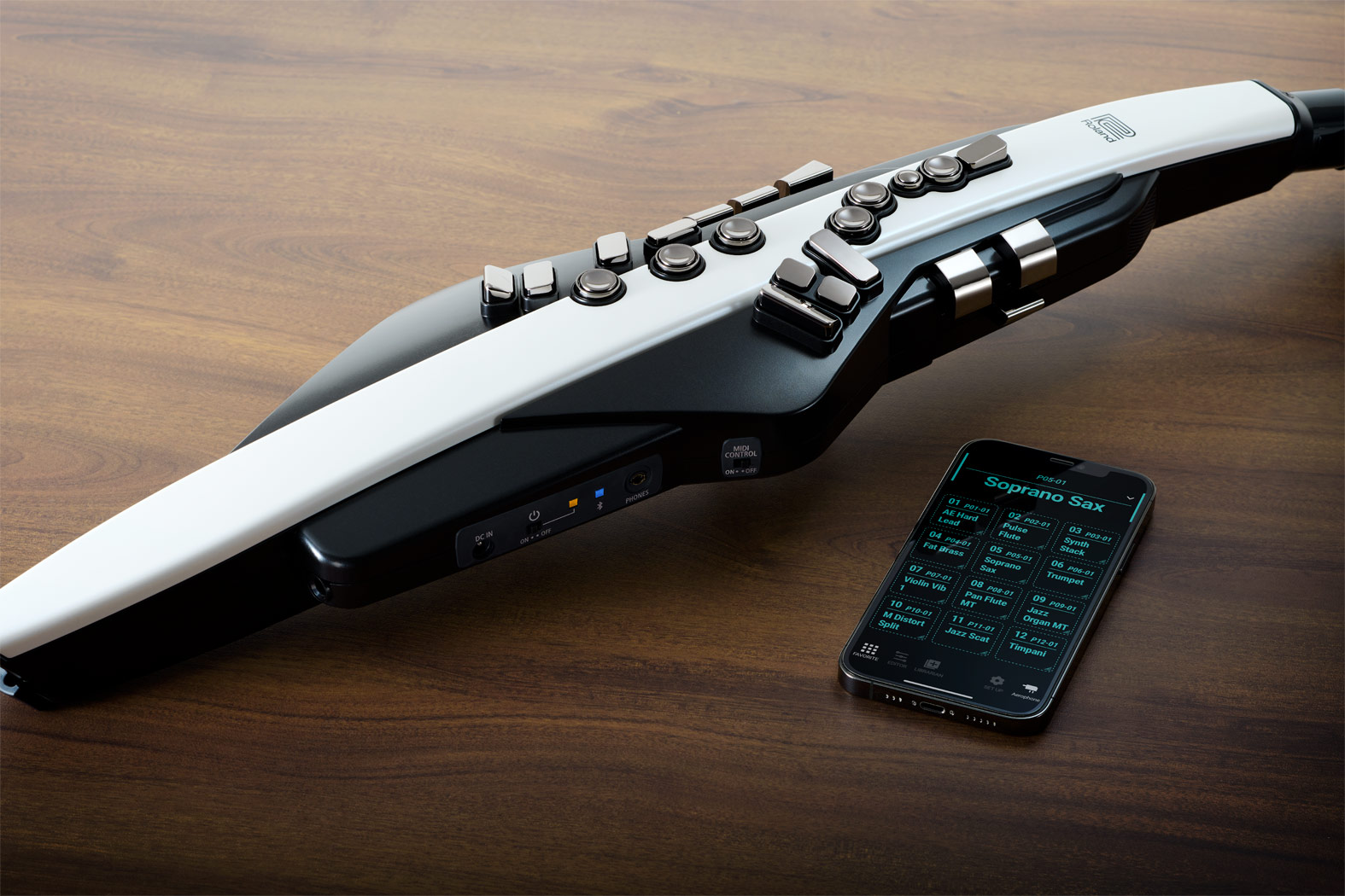 Roland - Aerophone AE-20 | Digital Wind Instrument