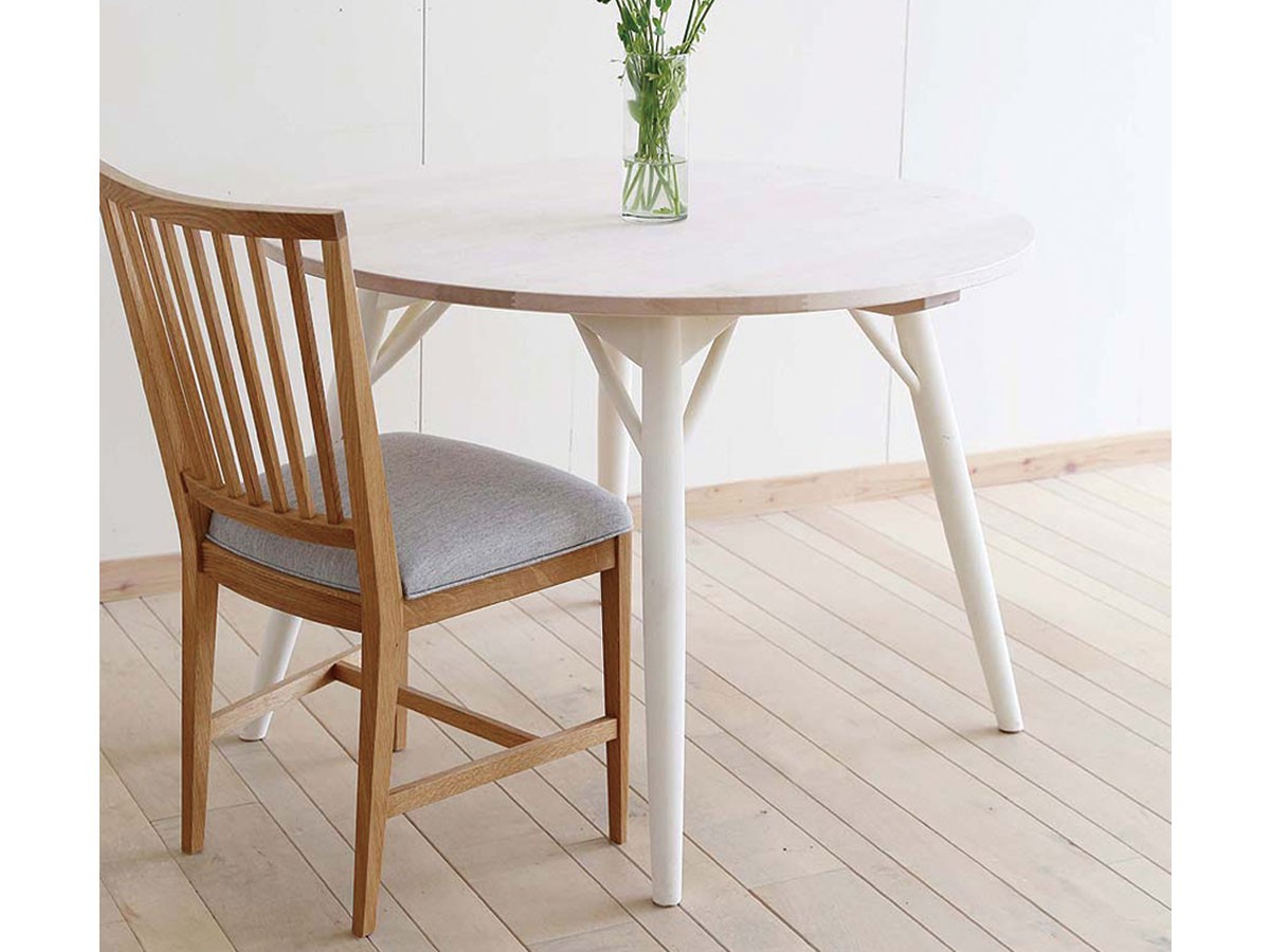 北の住まい設計社 Round Table / きたのすまいせっけいしゃ ラウンド