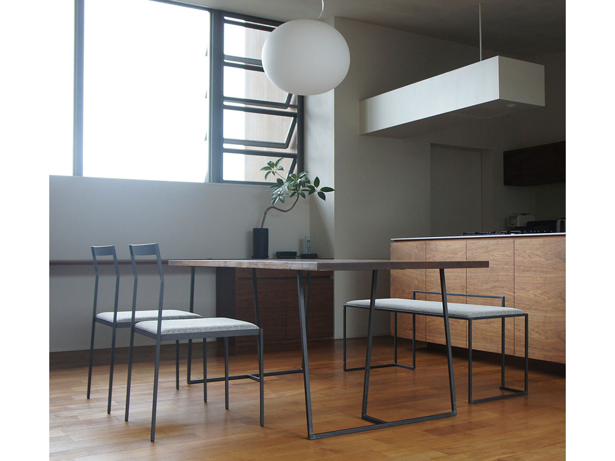 杉山製作所 KUROTETSU SUMI DINING TABLE / すぎやませいさくしょ