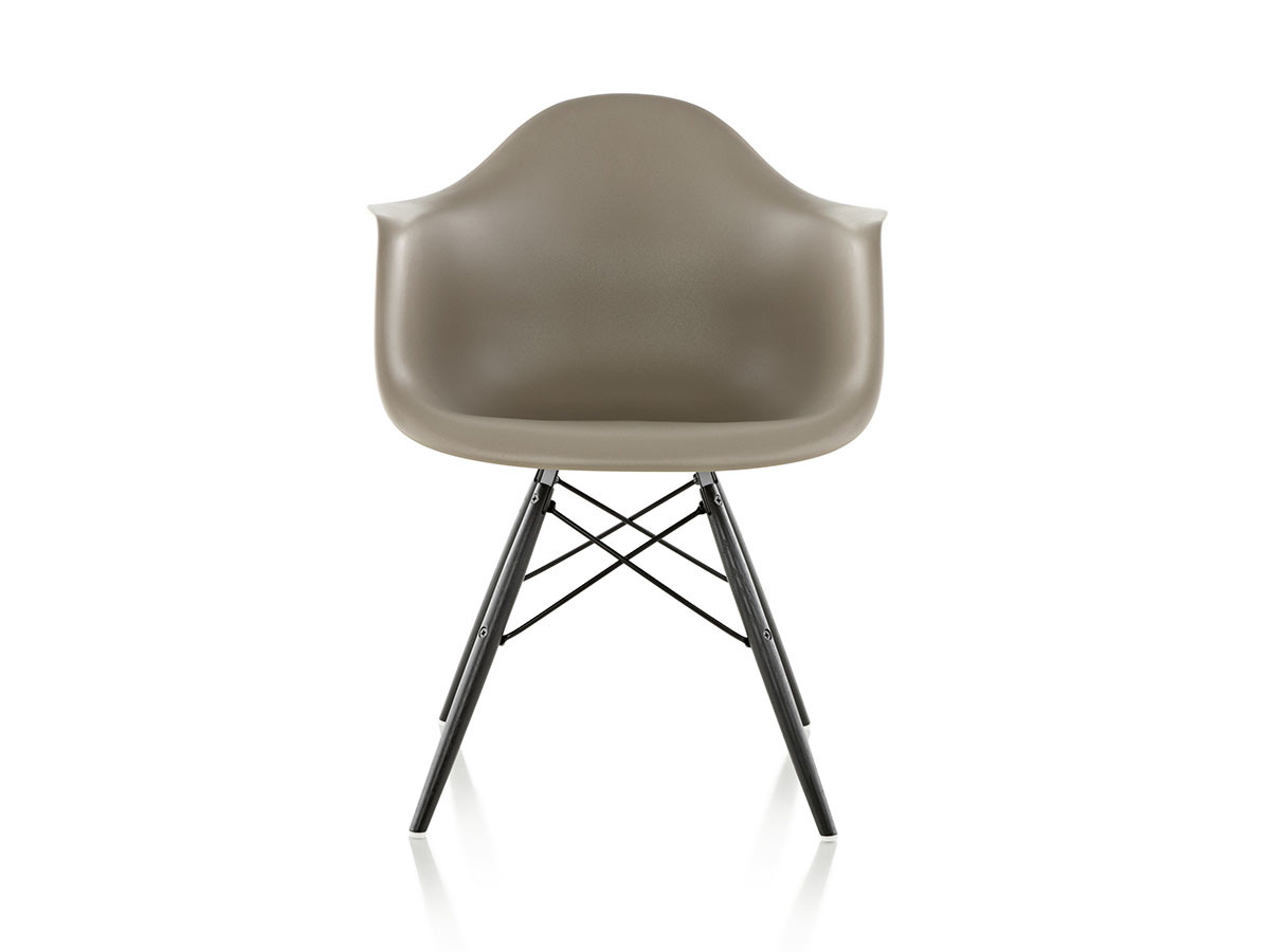 Herman Miller Eames Molded Plastic Arm Shell Chair / ハーマン