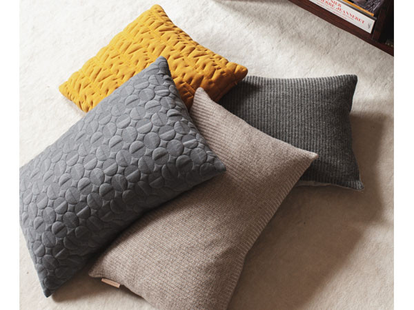 FRITZ HANSEN CUSHION ARNE JACOBSEN VERTIGO / フリッツ・ハンセン