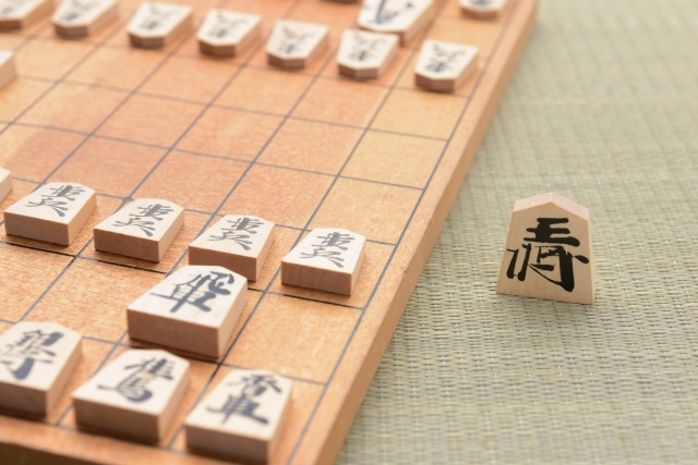 将棋の教え方のコツとは？親が子どもに教えるときの注意点・マナーも解説！