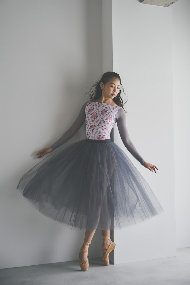 stina / type H half sleeve / Noire Rose espresso