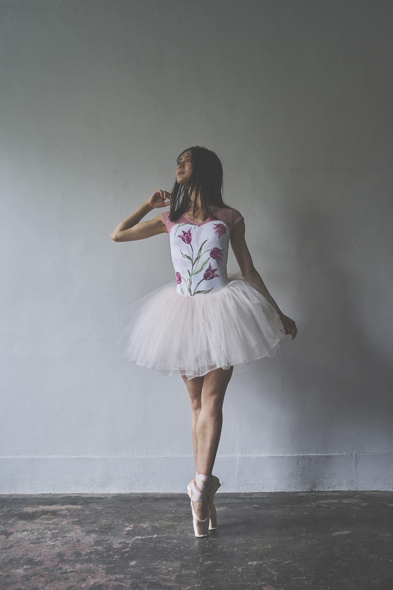 stina / type H half sleeve / Rebel Tulip white