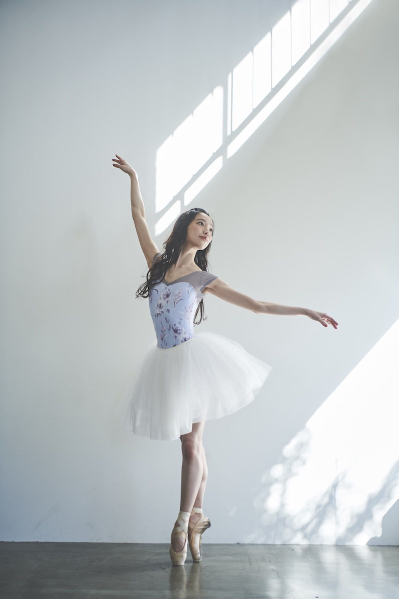 stina / type H half sleeve / luminous blue