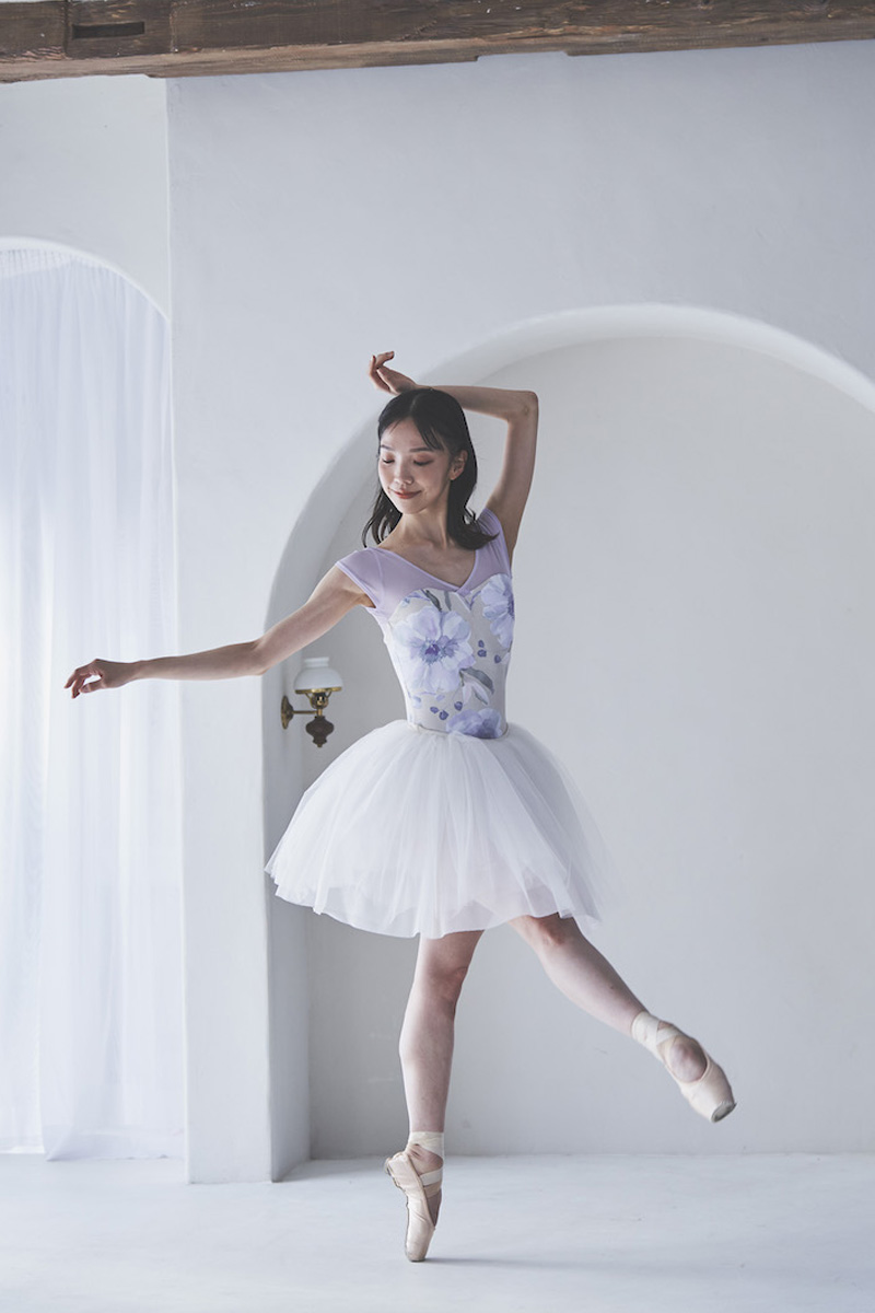 stina / type H half sleeve / big magnolia pearl gray