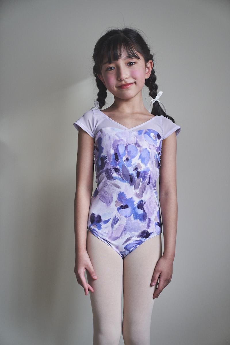 stina 花柄薄紫色子供用レオタード95-110cm 試着のみ stina 花柄薄
