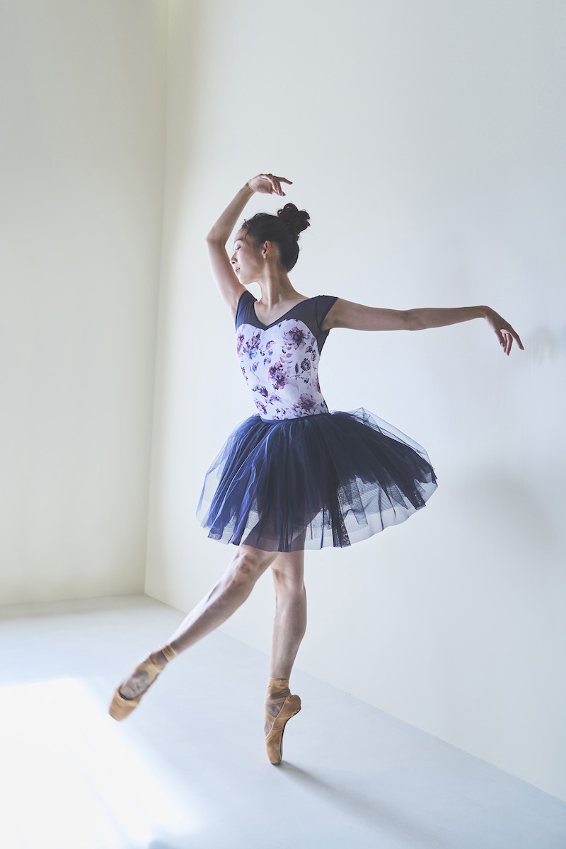 stina / type H half sleeve / appreciation white