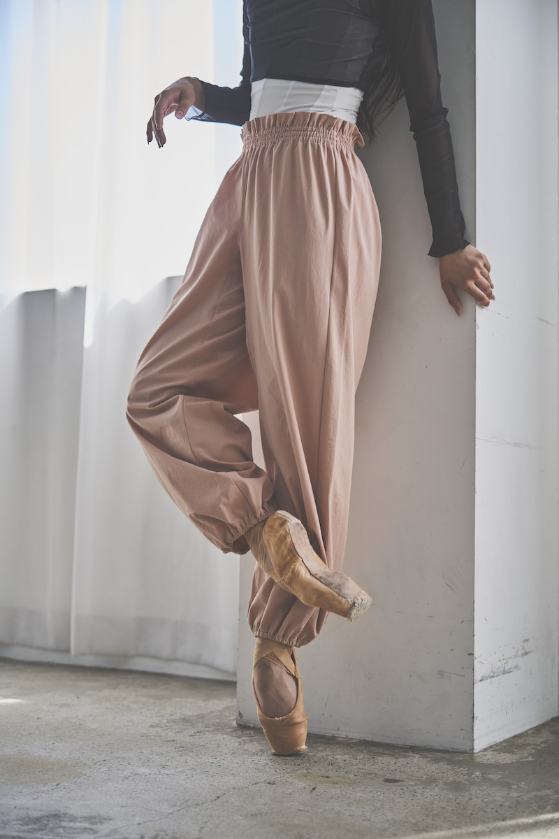 stina / Retune. warm up pants / pink