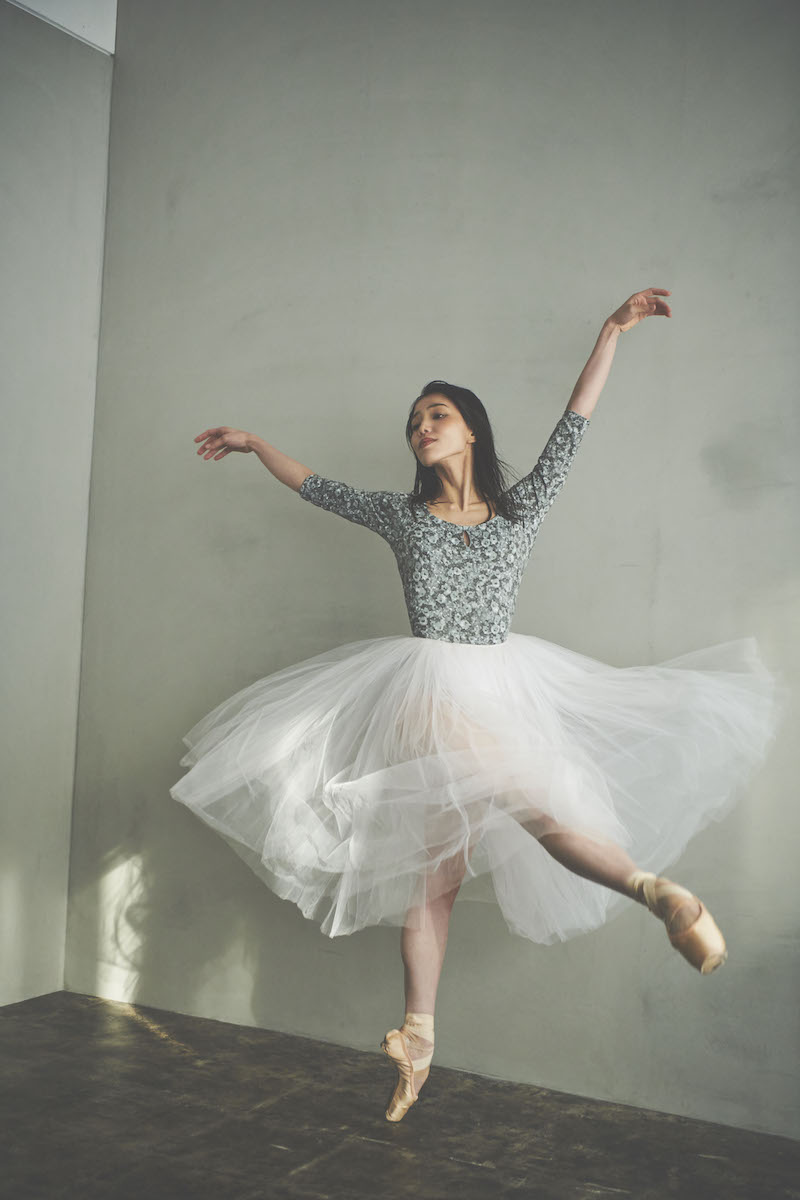 stina / type U ballerina / petit fours matcha