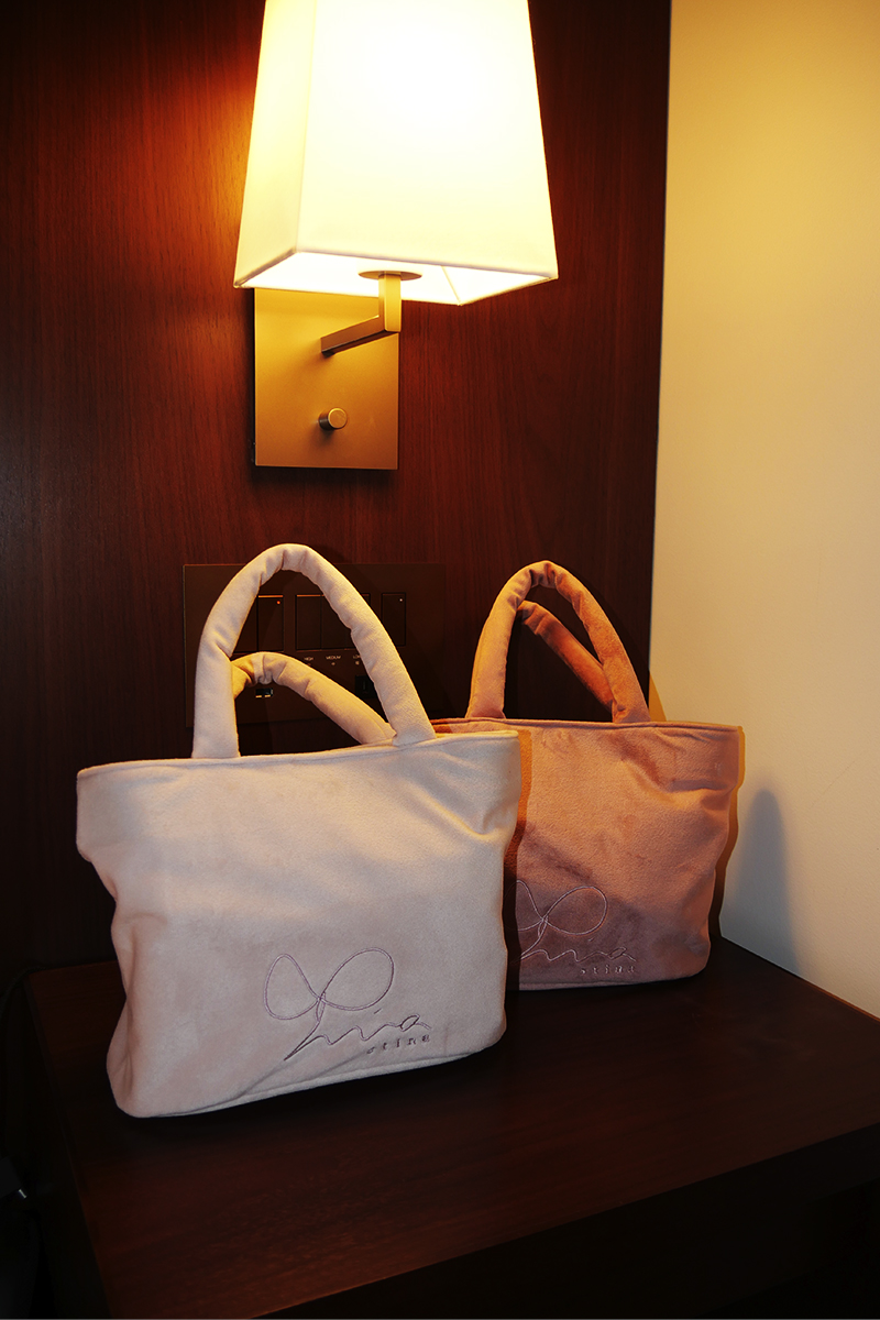 stina / stina Mini Velour Bag / pink