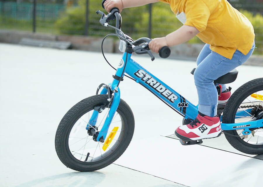 ペダルを装着できる14インチストライダー｜STRIDER 14x