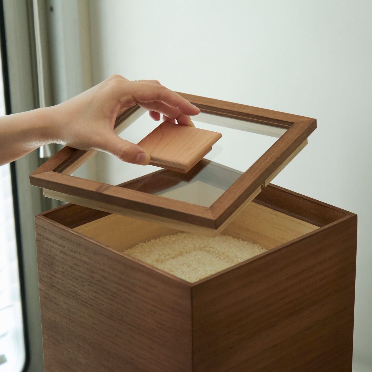 増田桐箱店/米櫃 柿渋 10kg -透明の蓋で中が見やすい！気密性抜群でお