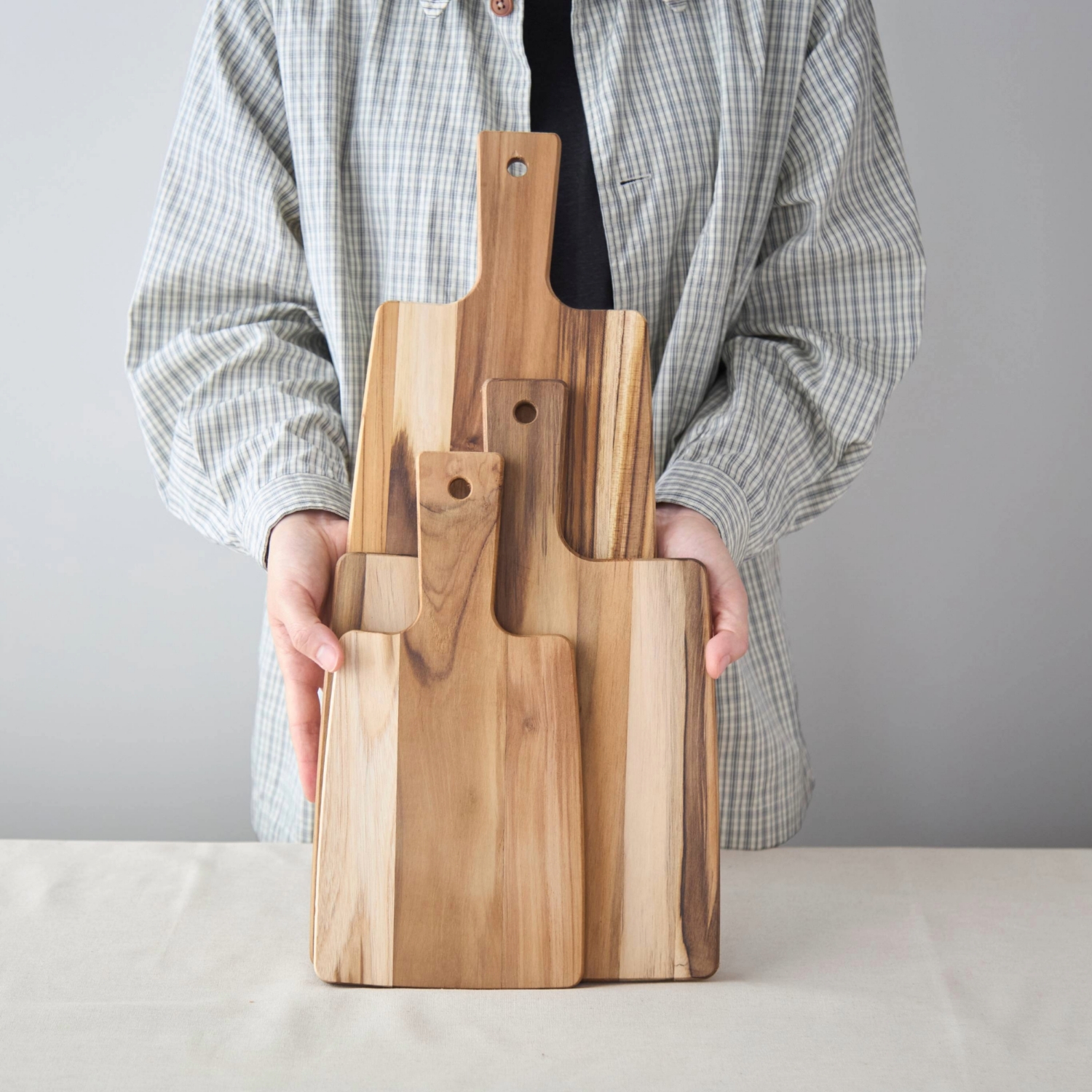 TRAMONTINA/カッティングボード 手付 小 -FSC認証されたチーク材で作っ