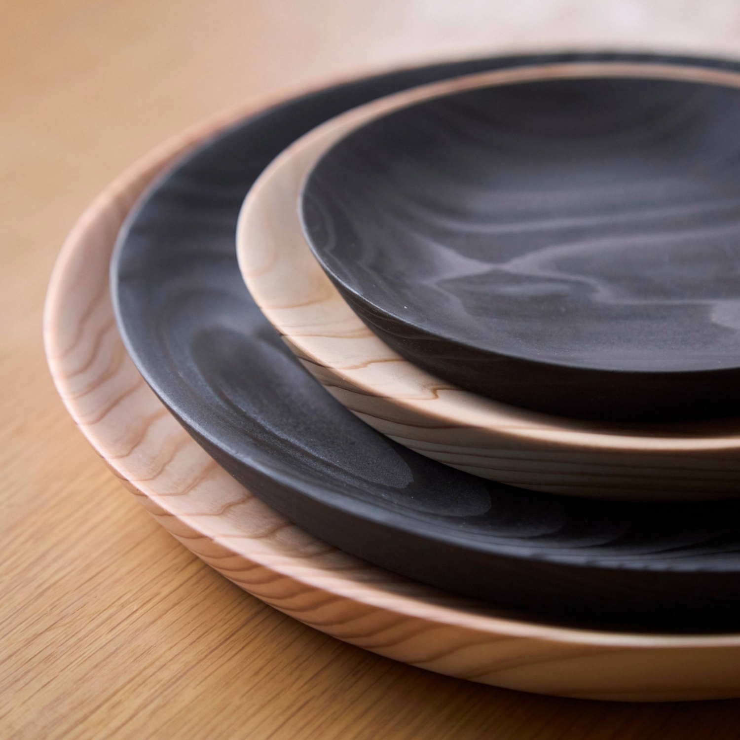 佐藤木材容器/KACOMI 八寸 白 -秋田杉で作った驚くほど軽い、ガラス