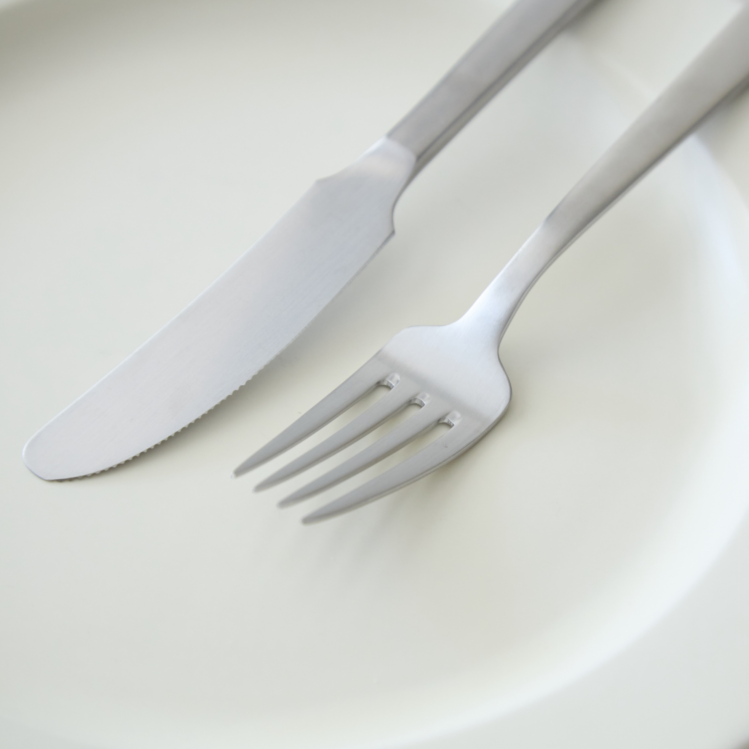 KAY BOJESEN/GRAND PRIX ディナーナイフ -ずっと連れそう1本になる