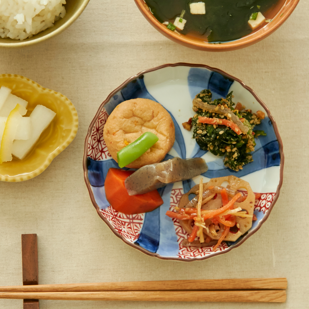 与山窯 桔梗渕4.5寸皿 輪宝団龍富士山図 -ハレの日の席を彩り豊かに