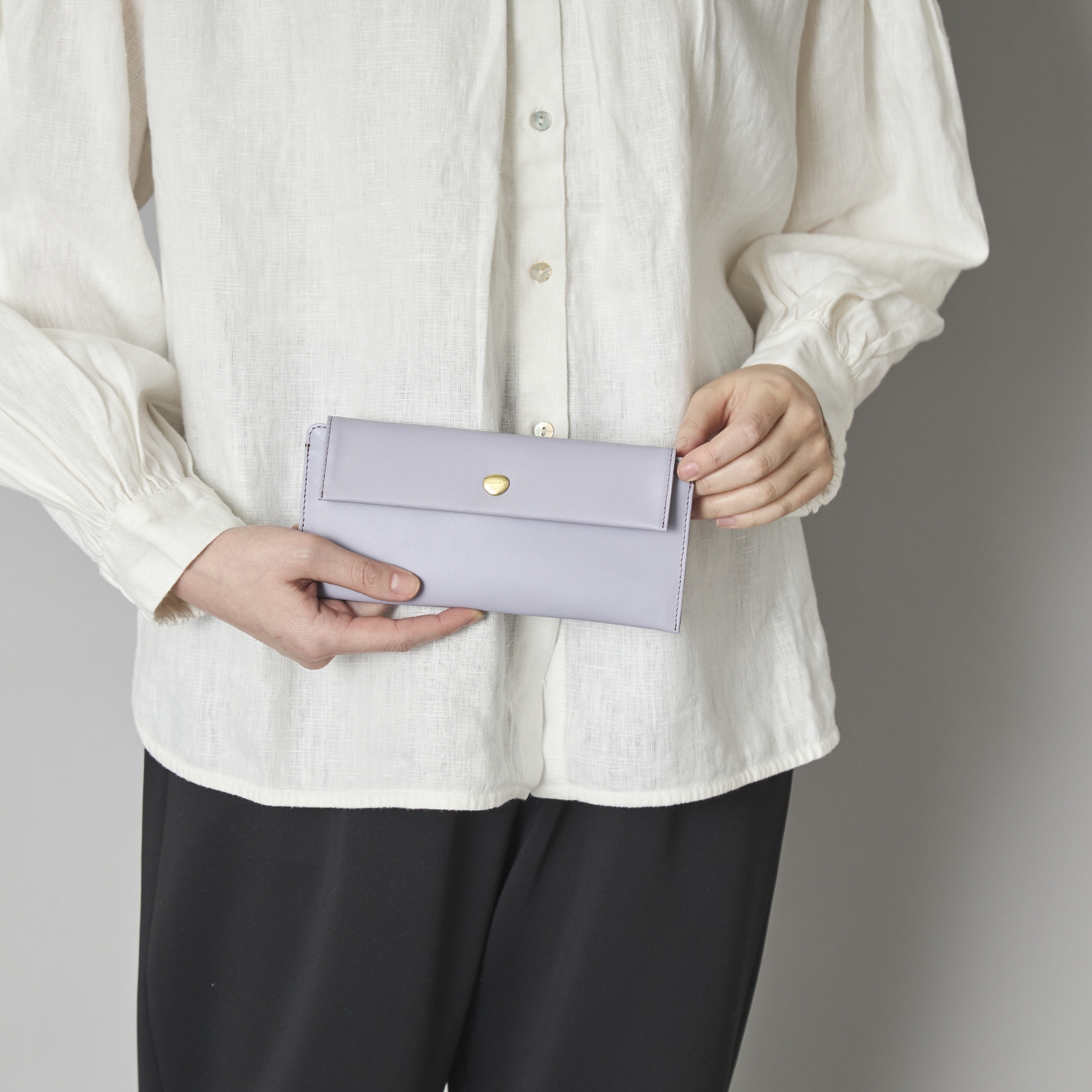 Neutral Gray/ハスキースリムロングウォレット -革製でわずか70g！必要