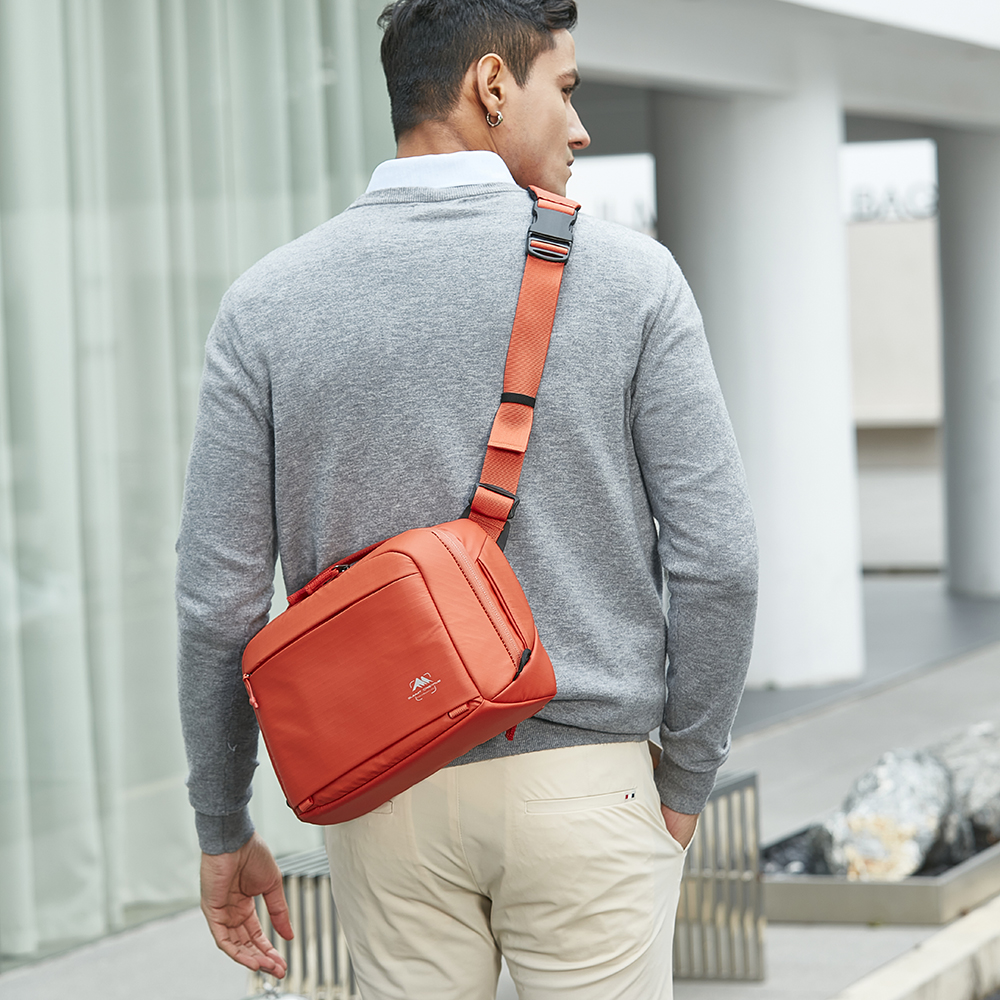 テンジン 7L ショルダーバッグ - サミットクリエイティブ SUMMIT