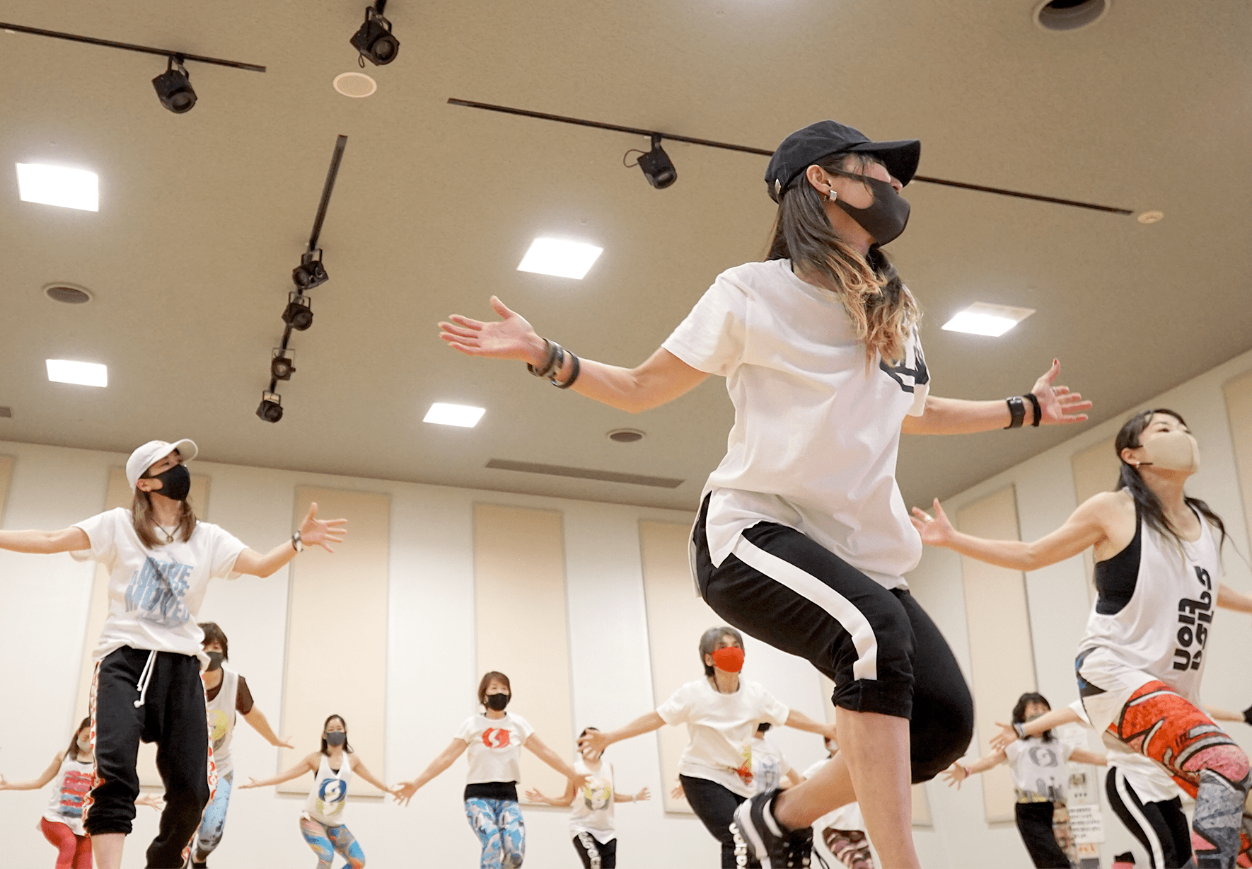 サルセーション【ダンスエクササイズ】 SUAY YOGA-studioSUAY YOGA-studio