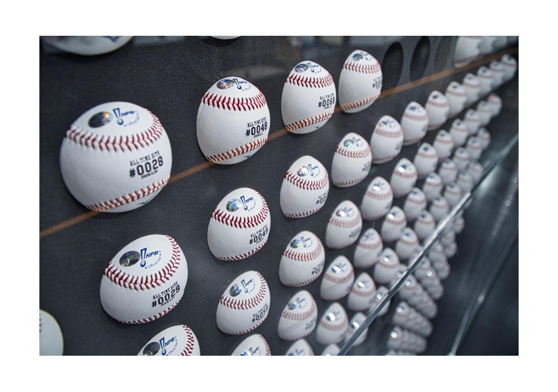 ご好評につき 第2弾】2000安打の記念ボールで読売ジャイアンツ・坂本