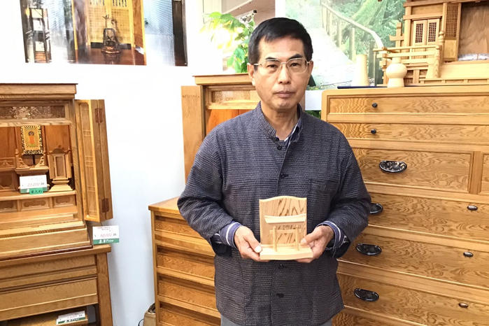 神木・屋久杉で作るコンパクトな神棚『屋久杉モダン神棚』 | FIRST