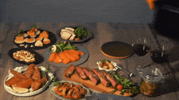 誰もが簡単に極上の燻製体験を！1台で4種の燻製を実現する万能燻製器