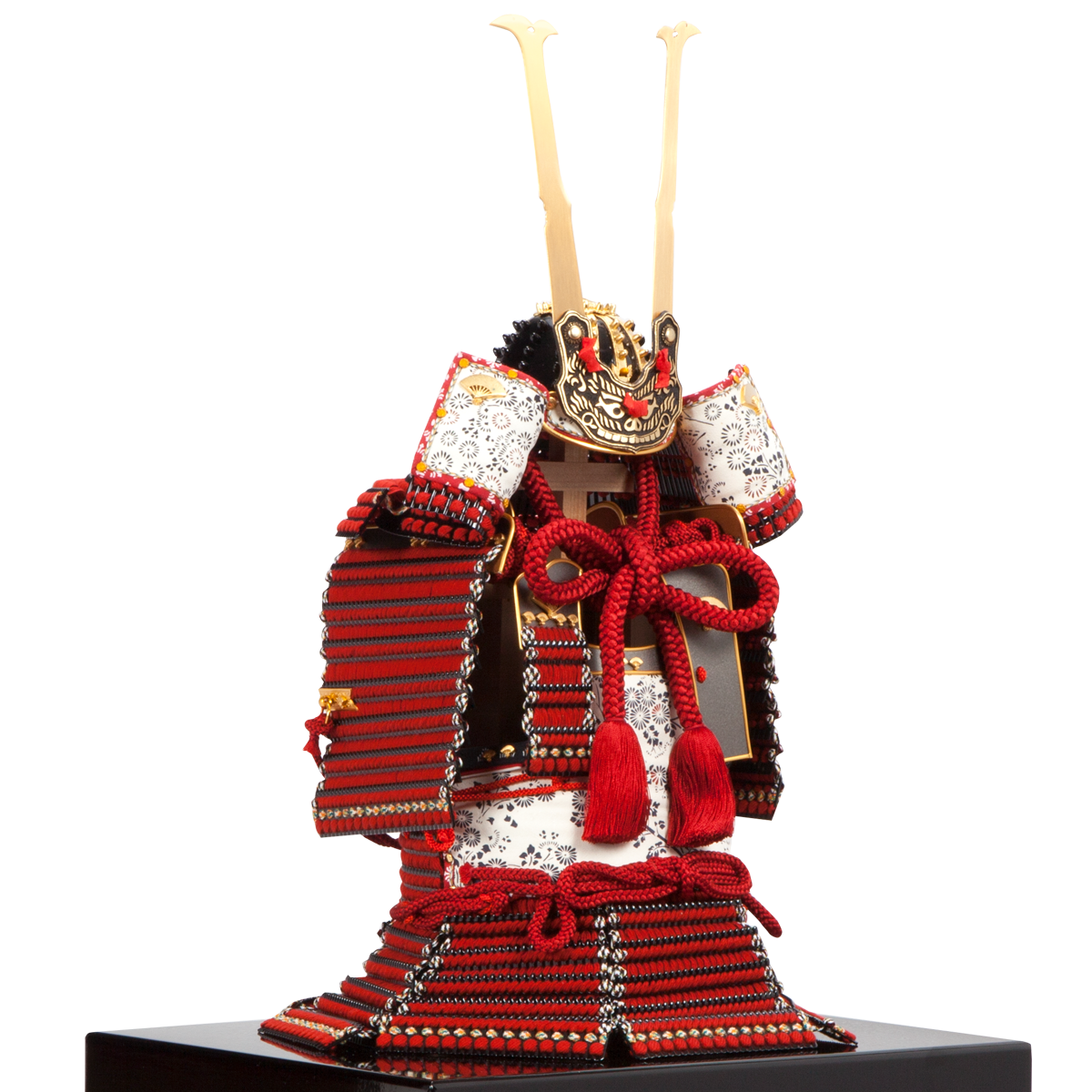 奉納之鎧兜｜源義経公赤糸威之大鎧（胴丸） - 公式サイト｜鈴甲子雄山