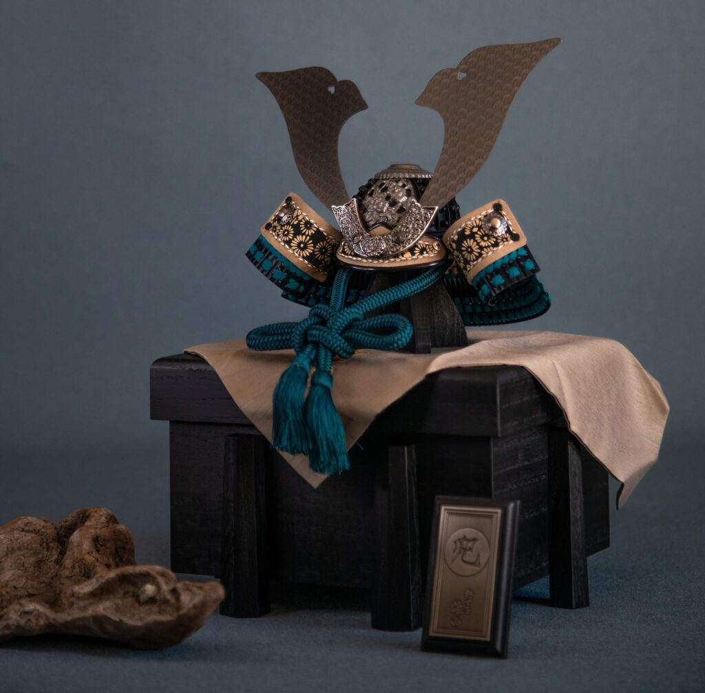 五月人形の兜の意味と選び方：歴史から現代まで詳しく解説。端午の節句