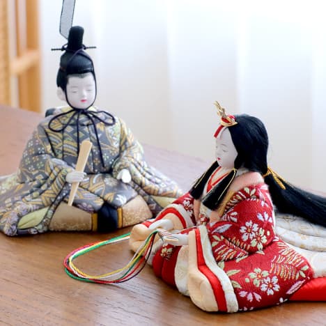 五月人形 8号純金箔押兜 赤糸威 / おしゃれでコンパクトなかわいい