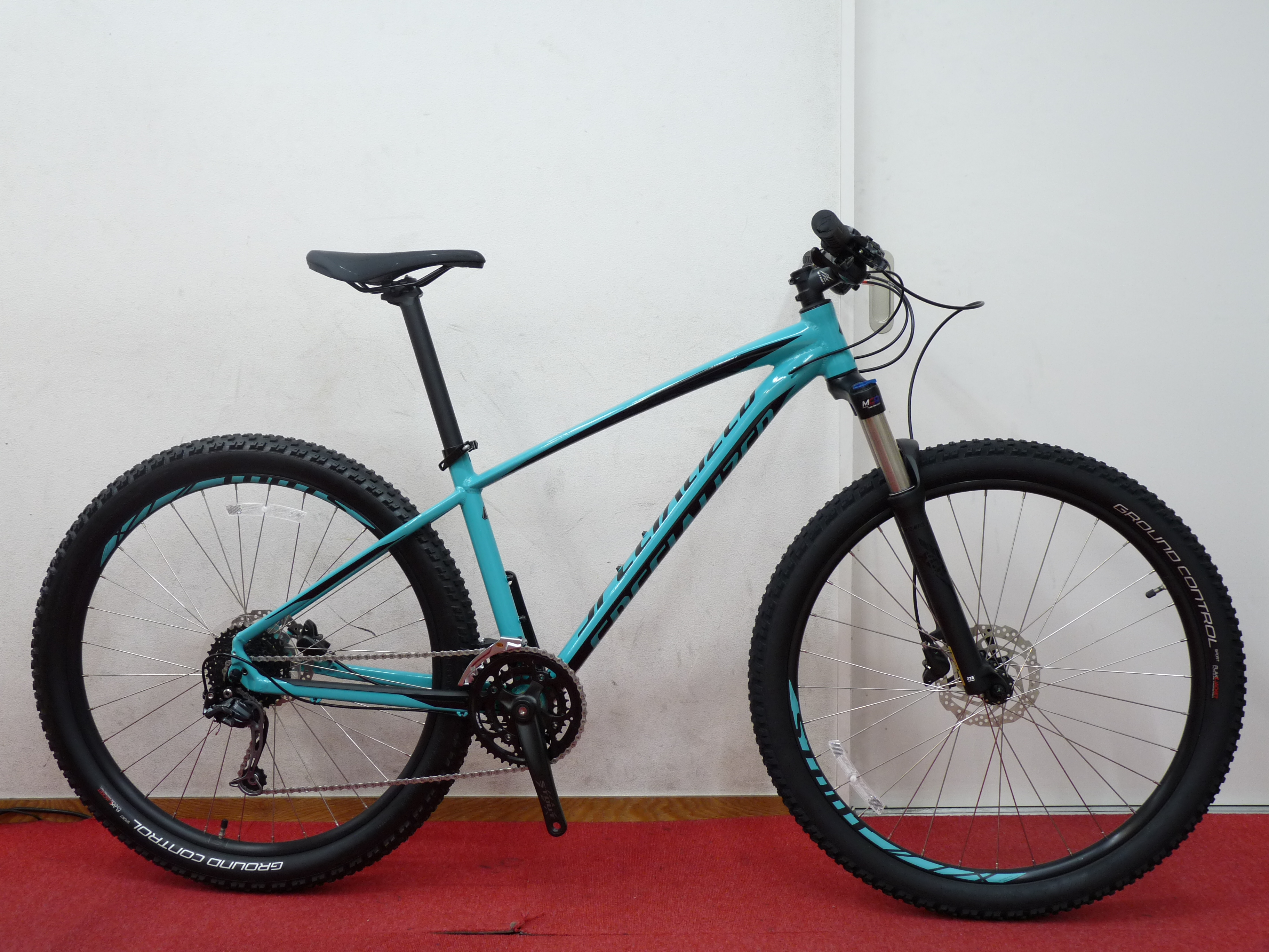 SPECIALIZED PITCH MEN EXPERT 毎日の移動が自由なサイクリングに変え