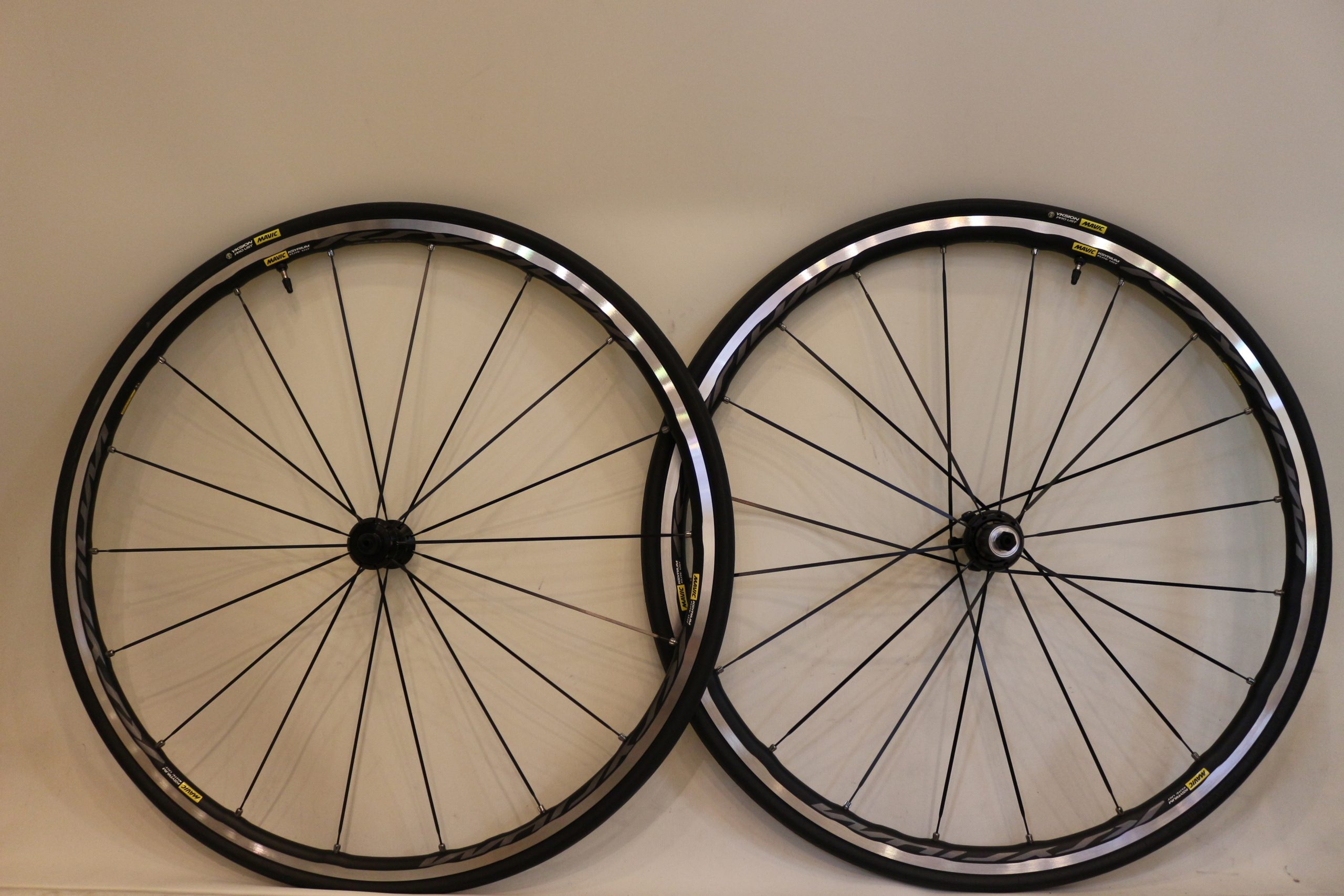 乗り味抜群チューブレス!!MAVIC キシリウムエリートUST | スポーツ