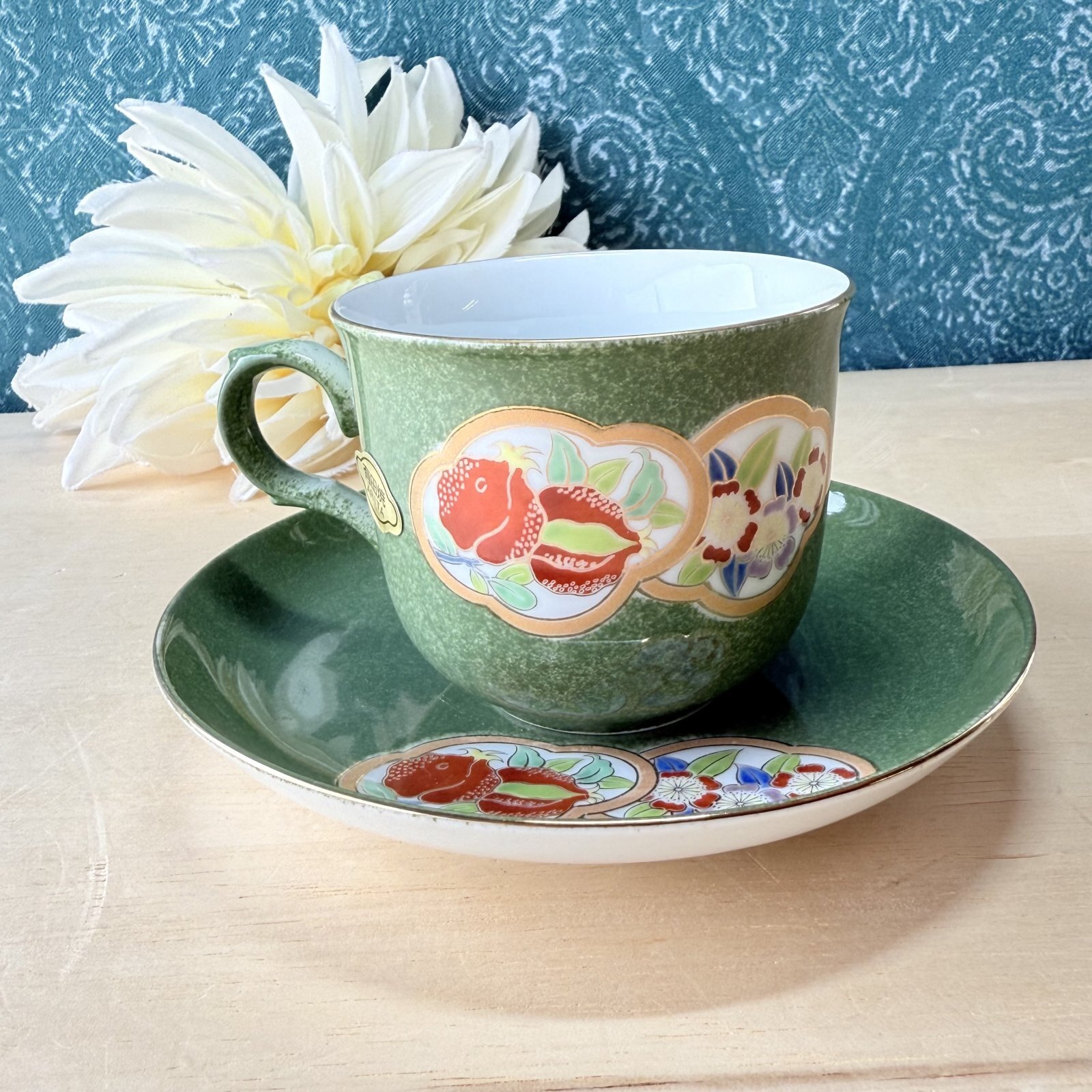 雅峯 灶師 丸幸中島 赤津 有田焼 緑 カップ＆ソーサー
