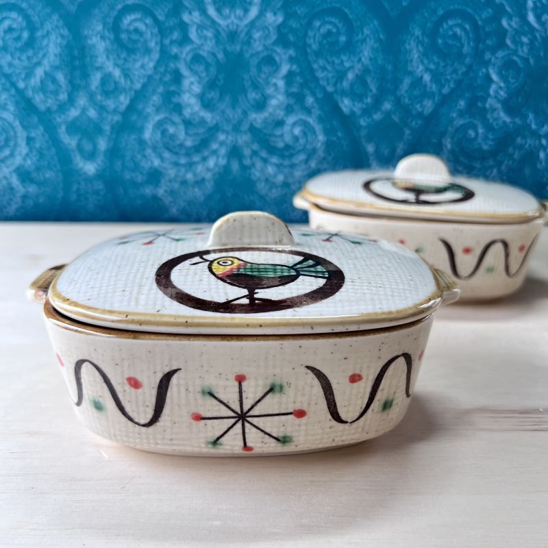 なぜか北欧風 鳥さんの蓋付き容器 陶器製