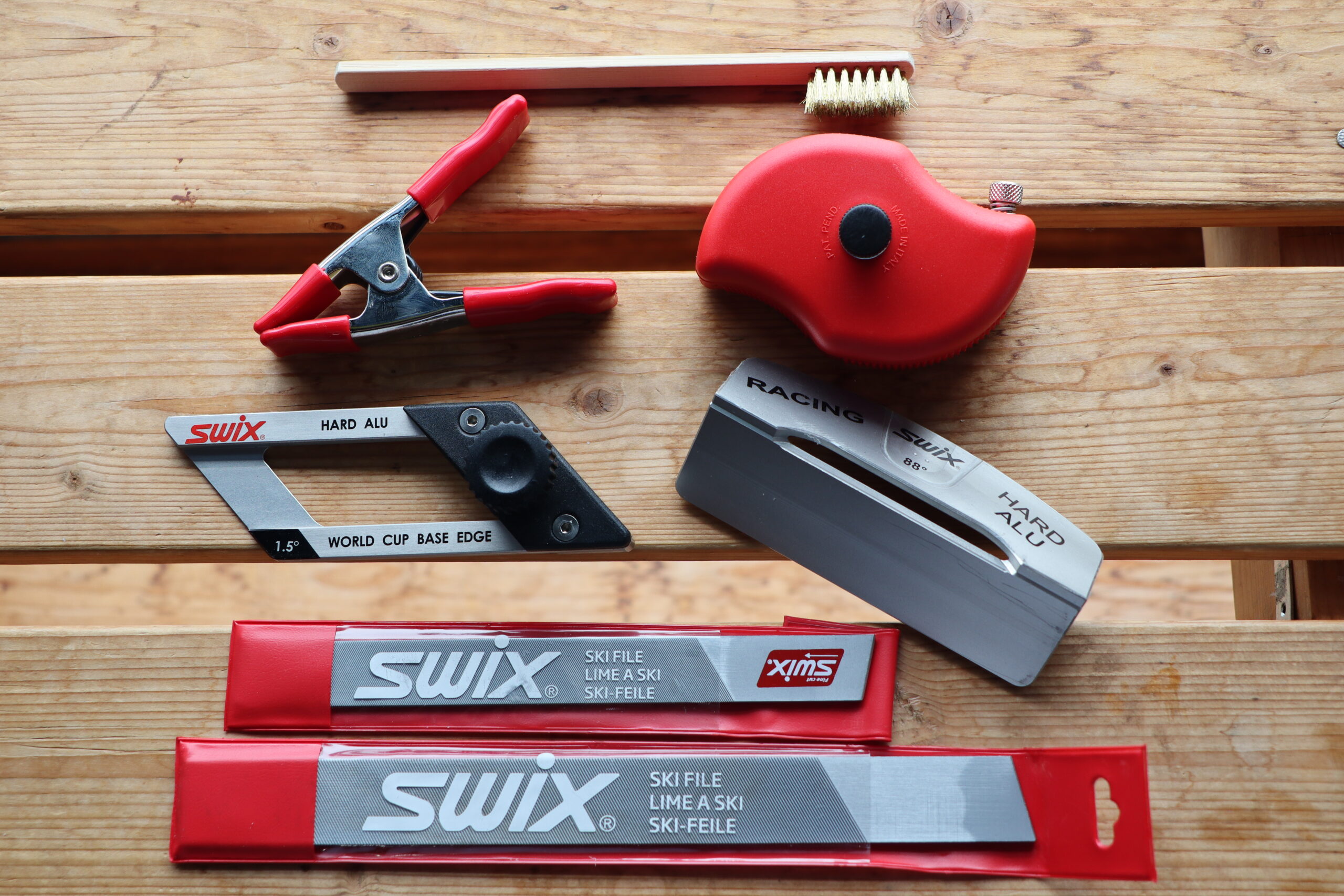 スキー板のエッジを自分でチューンアップしてみた【SWIX】 | とらべらー